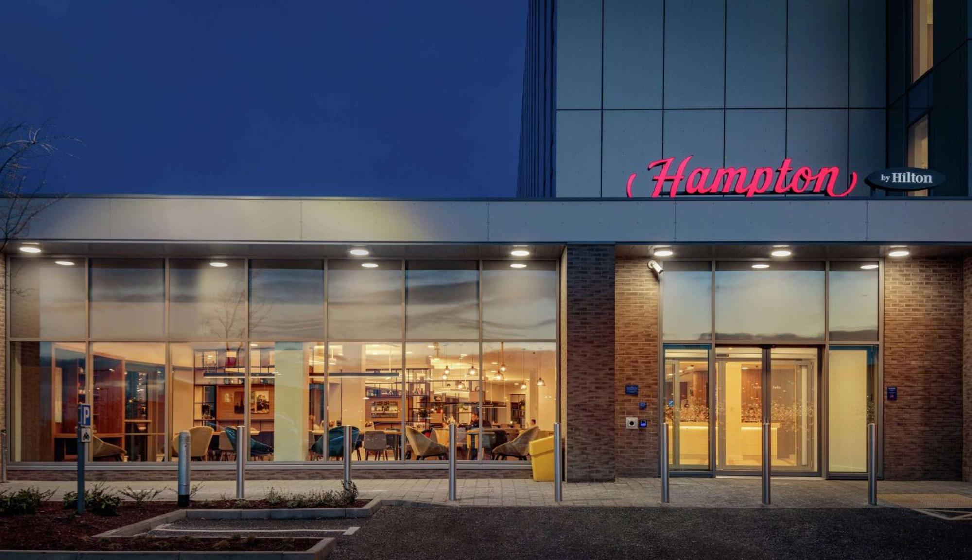 Hampton By Hilton Edinburgh Airport Otel Ingliston Dış mekan fotoğraf